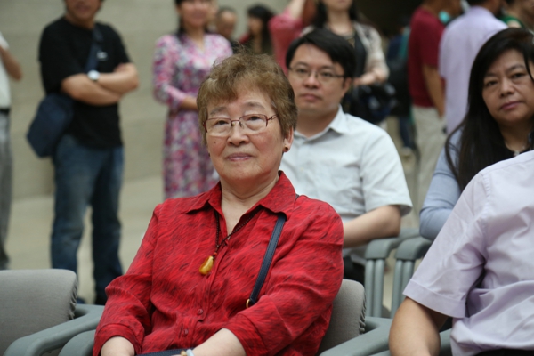 中国美术学院教授杜曼华出席开幕式